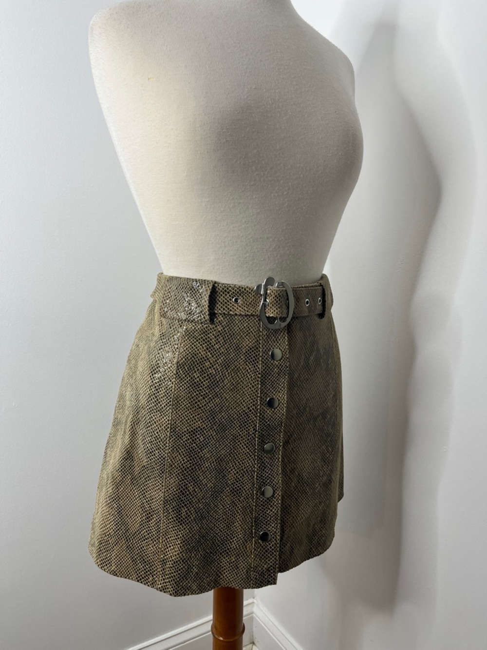 ZARA Button-Front Faux Snakeskin Mini Skirt in Olive Brown Sz Medium - Picture 3 of 7